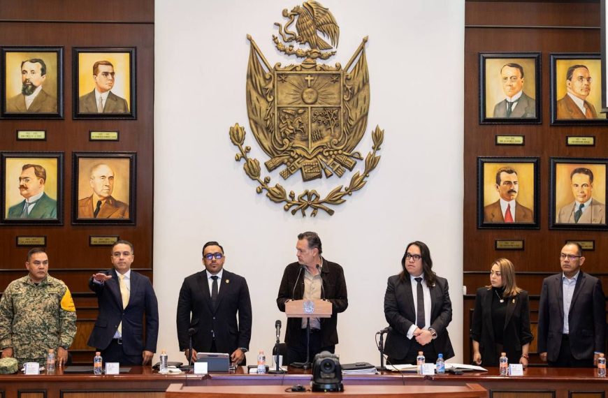 🚓 Felifer Macías y Mauricio Kuri…