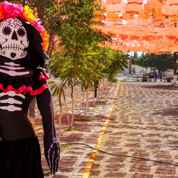 🕯️ Panteones de Corregidora listos para recibir a…