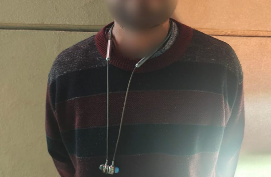 🚨 Cae sujeto en dren pluvial…