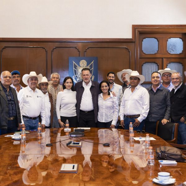 🌽🤝 Mauricio Kuri se reúne con productores de…