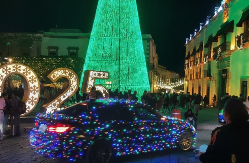 🎄 Querétaro se ilumina con el…