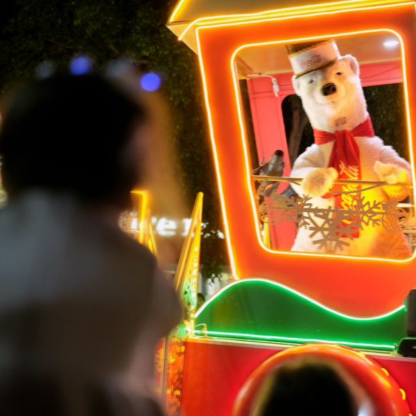 🎄🚚 Más de 30 mil personas llenaron de…