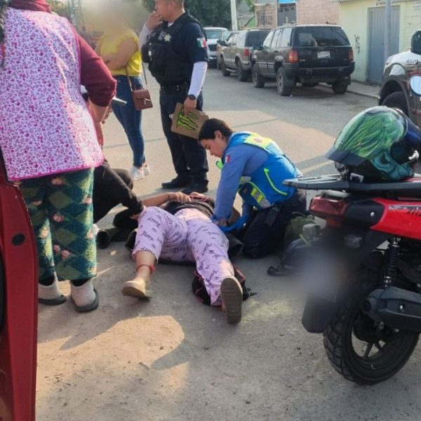 🚨🛵💥 Accidente en Las Américas: motocicleta impacta a…