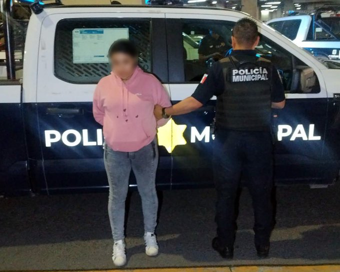 🚔🛒 Intentó salir sin pagar: detienen a mujer&hellip;