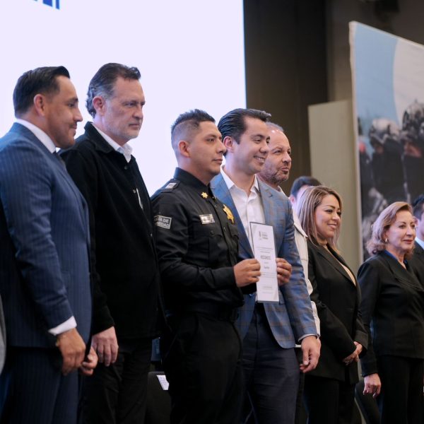 👮‍♂️🚓 Felifer Macías y Mauricio Kuri encabezan graduación&hellip;