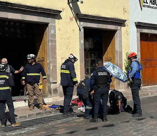 🚨⚠️ Alcantarilla dañada desde hace días provoca accidente&hellip;