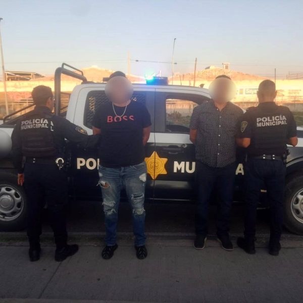 Aseguran arma de fuego y detienen a dos&hellip;