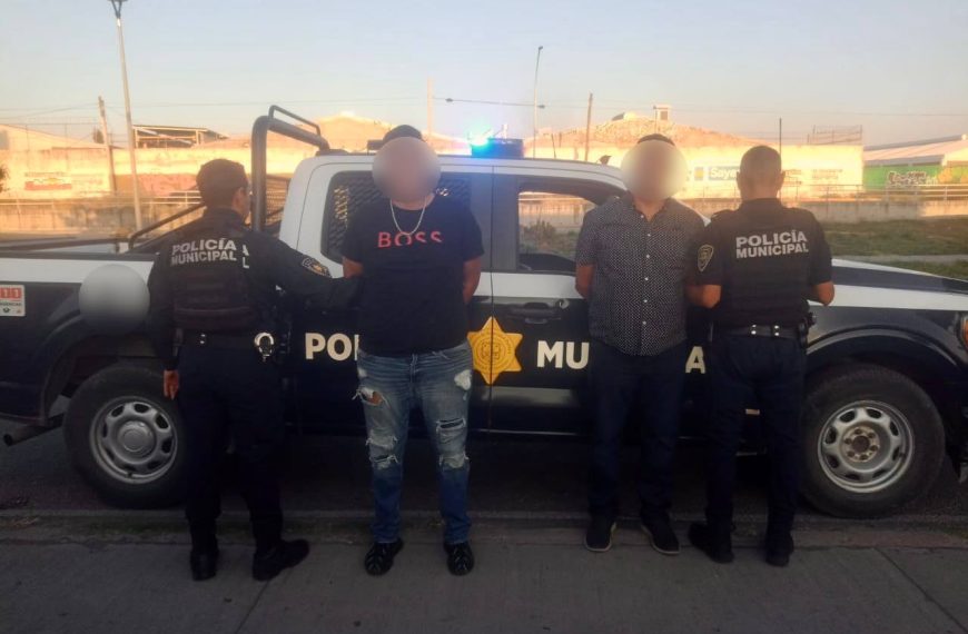 Aseguran arma de fuego y detienen a dos&hellip;