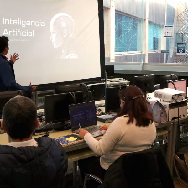 💻👨‍👩‍👧‍👦 Arrancan talleres gratuitos de informática 2026 en&hellip;