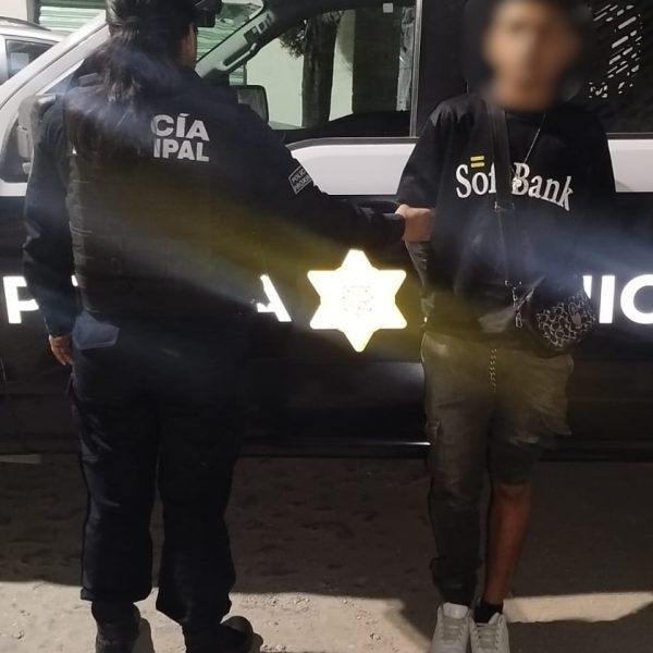 🚨 Con cuchillo en mano, despoja a transeúnte&hellip;