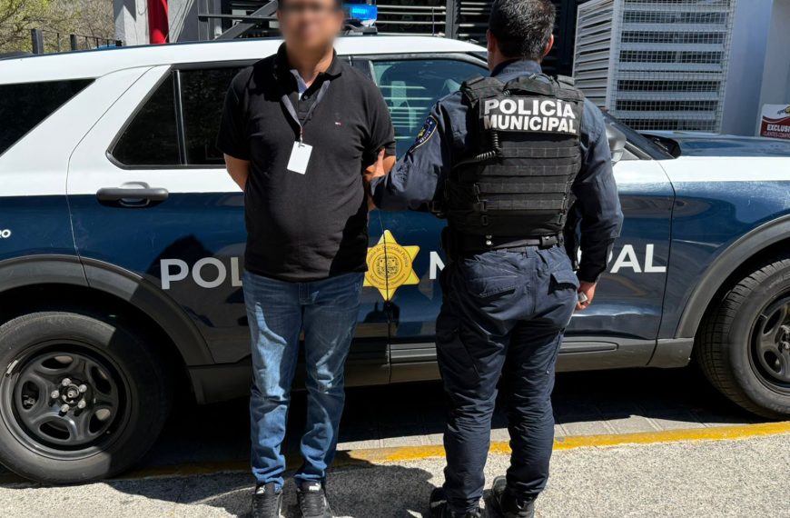 💸🚨 Detienen a empleado tras presuntamente&hellip;