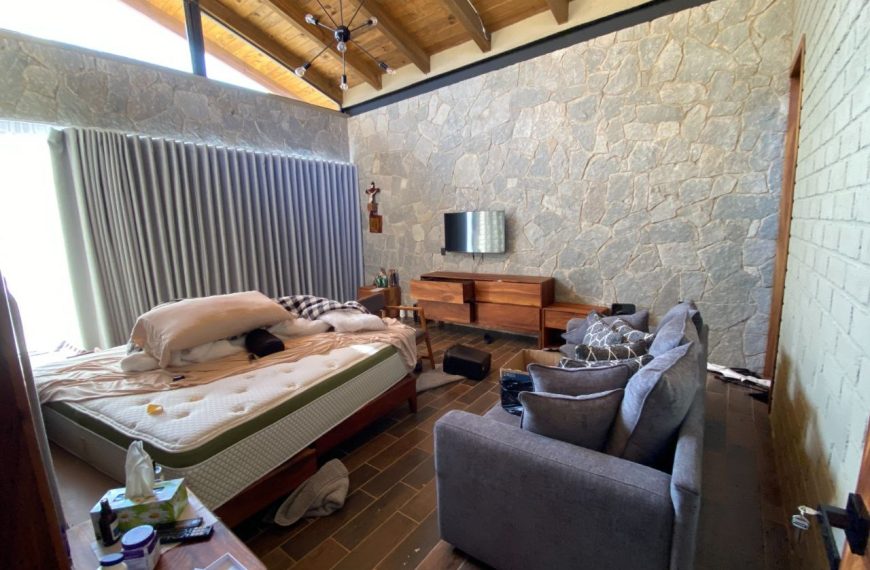 🚨🏔️ Entre altares y medicamentos: así&hellip;