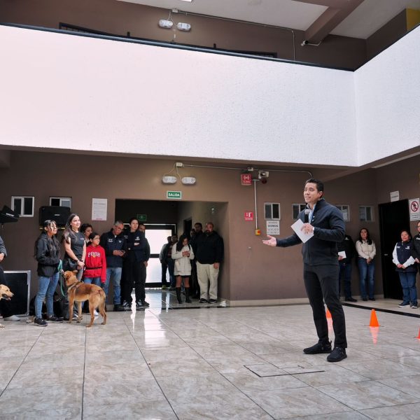 🐕🎓 Felifer Macías acude al cierre del Primer&hellip;