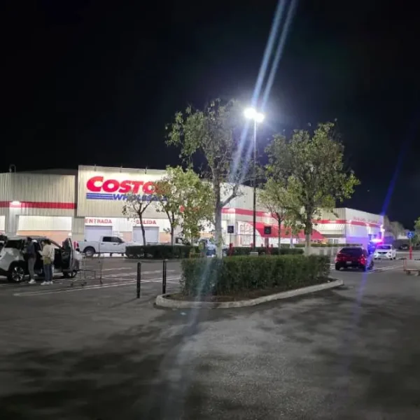 🚨🔫 Hombres armados irrumpen en Costco de Celaya&hellip;
