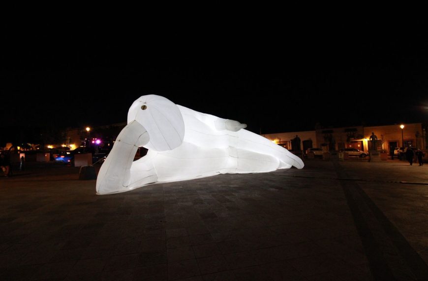 🎨✨ Gigantes luminosos invaden el Centro&hellip;