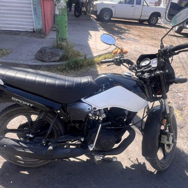 🚨🏍️ ¡Los cachan con moto robada! Los detienen&hellip;