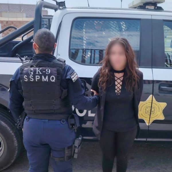 🚨🏘️ Mujer causa destrozos en portón de condominio&hellip;