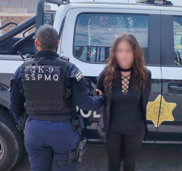 🚨🏘️ Mujer causa destrozos en portón&hellip;