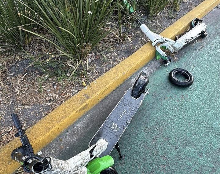 🚨🛴💥 Scooters tirados provocan fuerte choque en 5&hellip;
