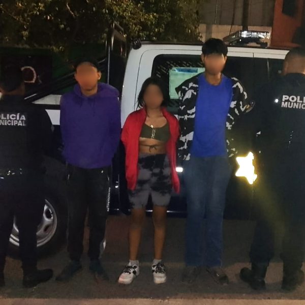 🚨🏠 Captados por cámaras: detienen a dos hombres&hellip;