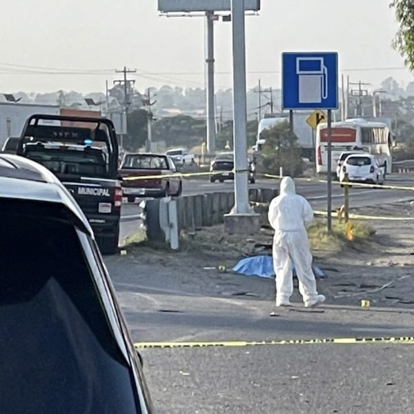 🚨🔫 Roba camioneta en Querétaro, desata persecución hasta&hellip;