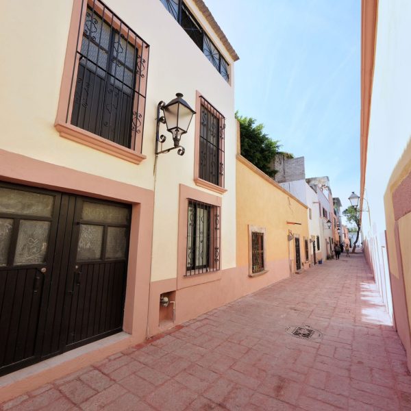 🚧✨ Felifer Macías entrega rehabilitación del Andador Jesús&hellip;