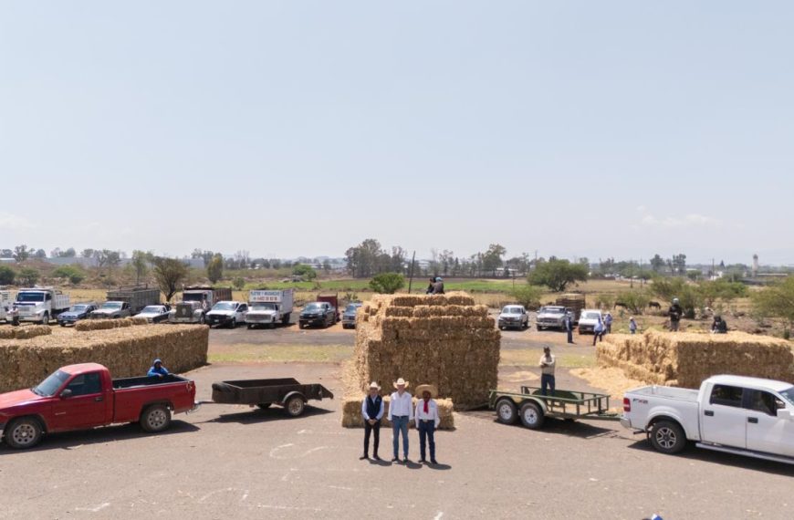 🌾🚜 Entregan 30 mil pacas de&hellip;