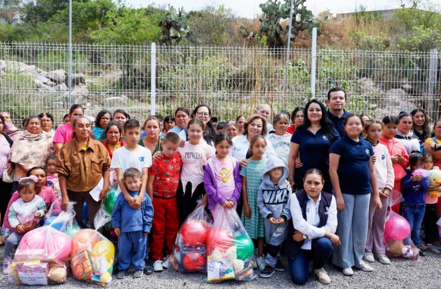 🎁👧🧒 SMDIF Querétaro festeja a lo&hellip;