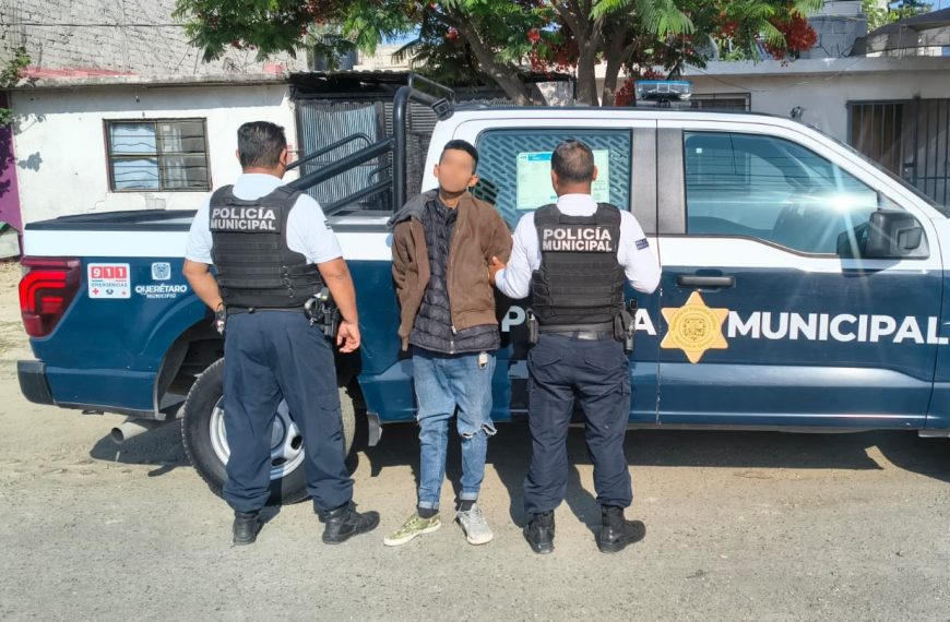 🚨🔫 Golpea a su pareja, huye por azoteas&hellip;