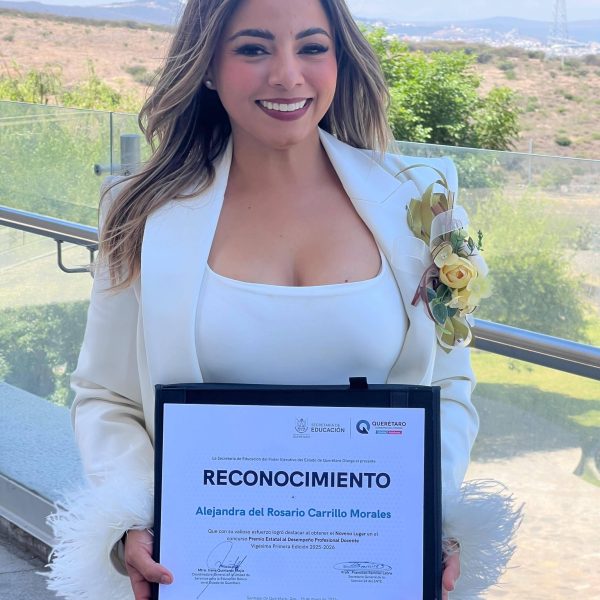 📚🏅 Orgullo serrano: maestra Alejandra Carrillo recibe Premio&hellip;