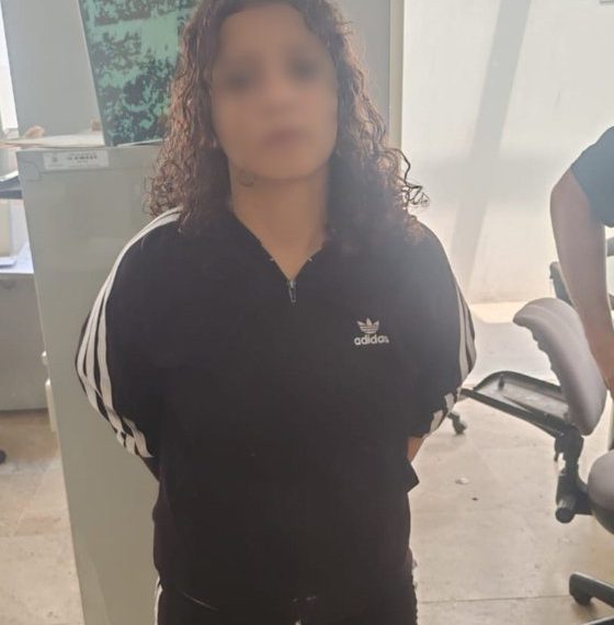 🚨🛍️ Sorprenden a mujer robando mercancía&hellip;