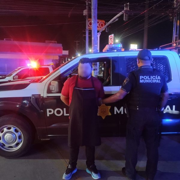 🚨🔫 Lo captan manipulando arma de fuego afuera&hellip;