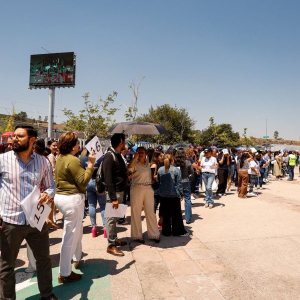 🚨🏢 Evacúan a más de mil personas en&hellip;