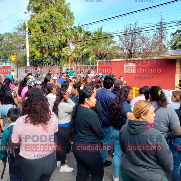 🚨🏫 Padres de familia toman la escuela «Niños&hellip;