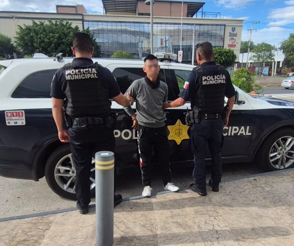 🚨🛍️ Intentó salir con ropa sin pagar de&hellip;