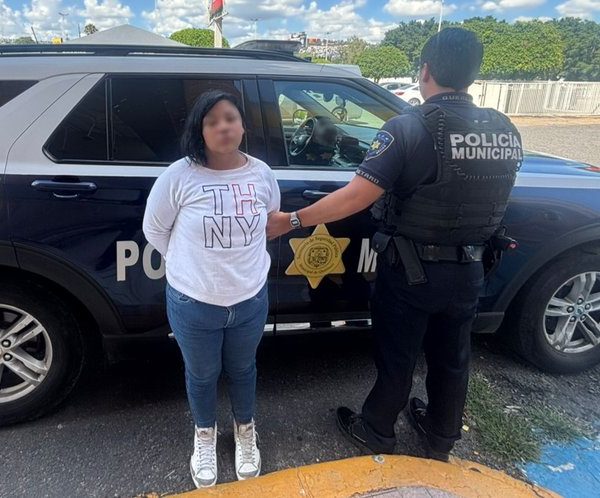 🚔⚠️ Mujer intentó salir de una tienda con&hellip;