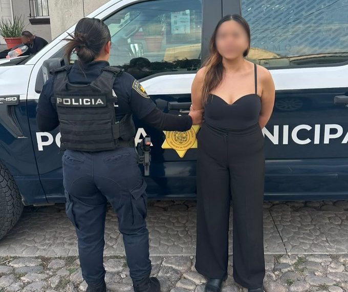 🚨🔨 Empleada es captada por cámaras&hellip;