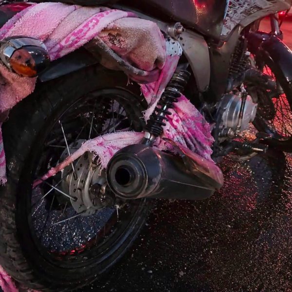 🚨🏍️ Una pareja viajaba con su hija de&hellip;