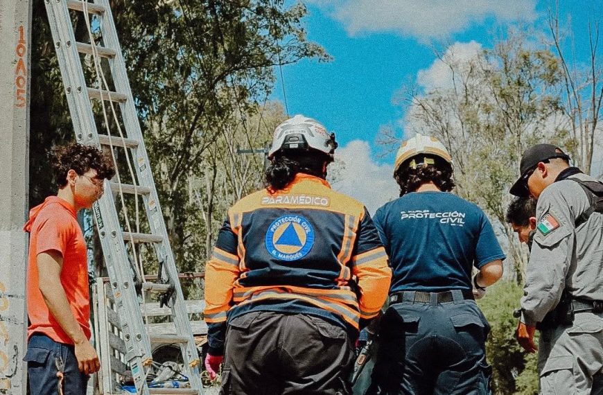 🚨 Trabajador cae de un poste&hellip;