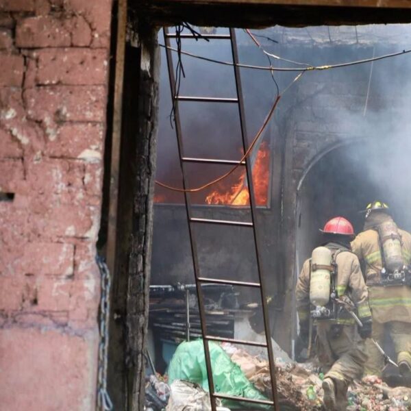 🔥🚨 ¡Arde inmueble con material de reciclaje junto&hellip;