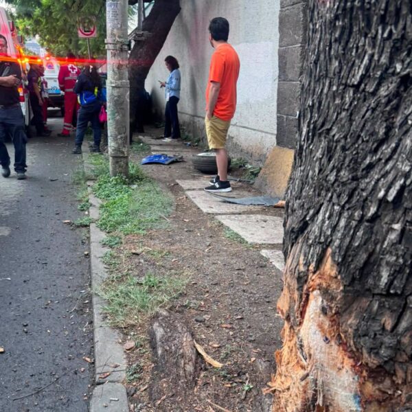 🚨💥 ¡DOBLE IMPACTO EN BERNARDO QUINTANA! Auto se&hellip;