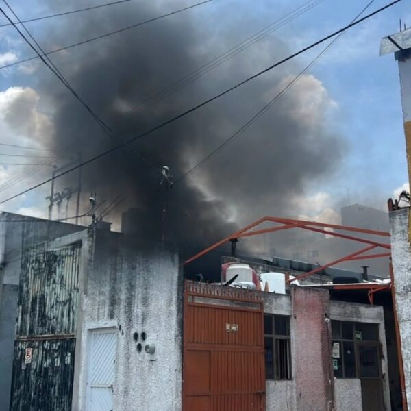 🔥🚒 ¡ARDE TALLER MECÁNICO EN EL CENTRO DE&hellip;